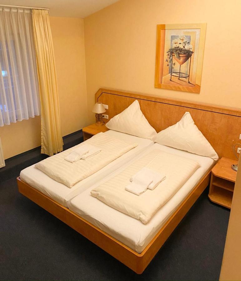 Hotel Friedenseiche Neukirchen-Vluyn Exteriör bild