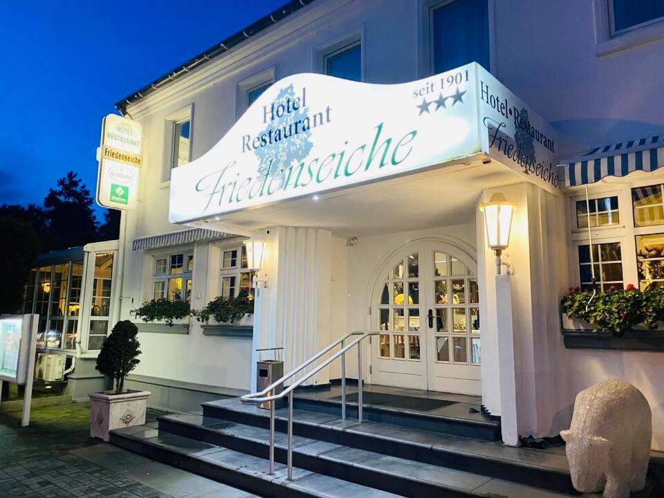 Hotel Friedenseiche Neukirchen-Vluyn Exteriör bild