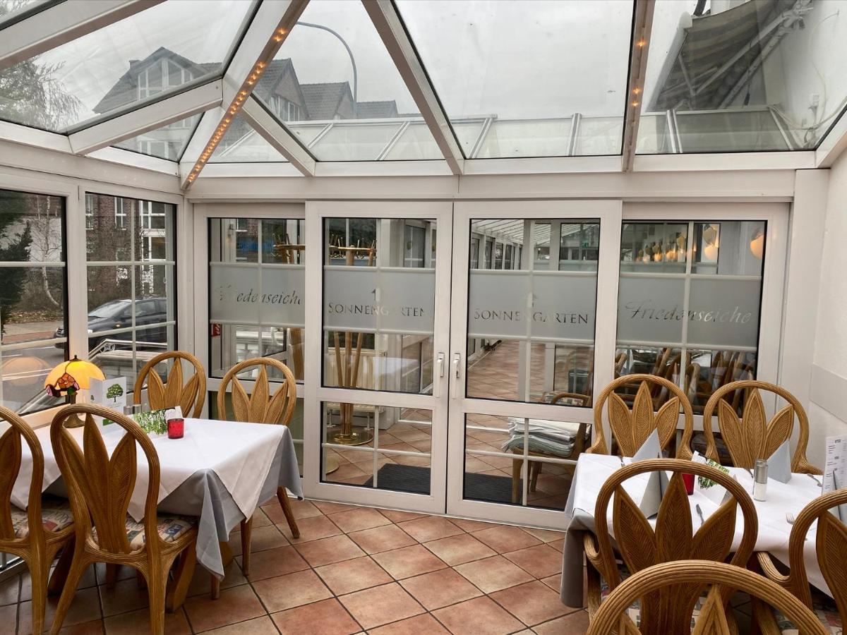 Hotel Friedenseiche Neukirchen-Vluyn Exteriör bild