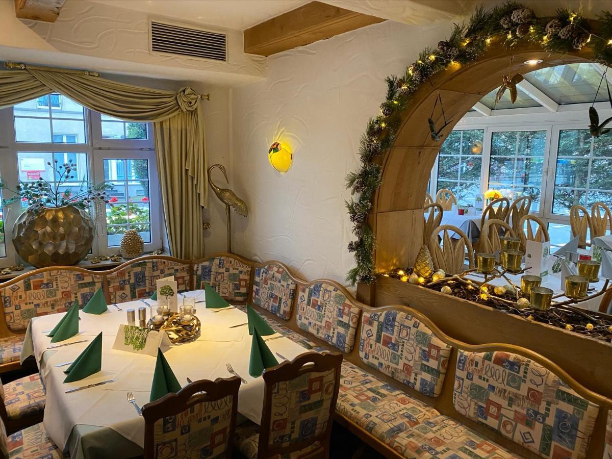 Hotel Friedenseiche Neukirchen-Vluyn Exteriör bild
